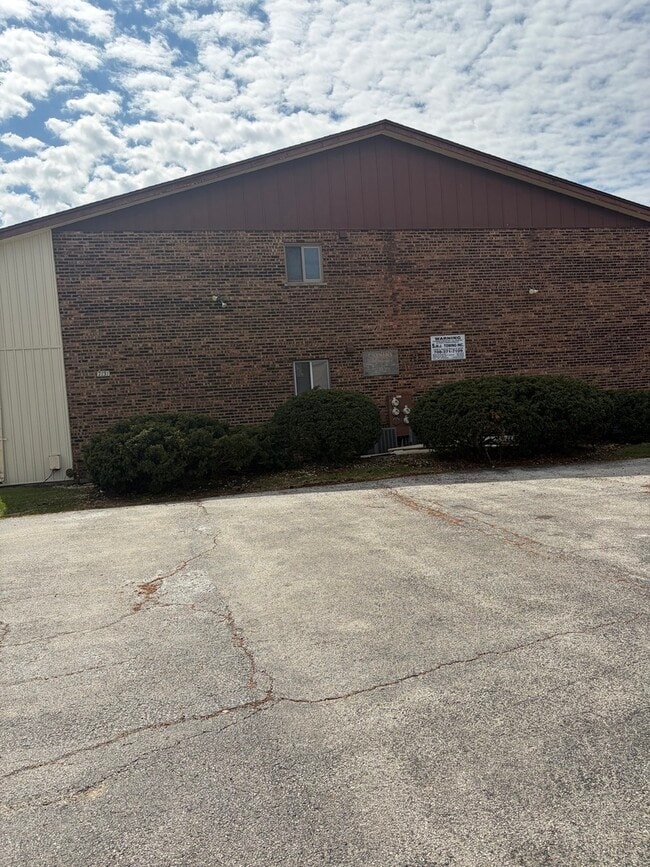 7131 Hickory St in Tinley Park, IL - Building Photo - Building Photo