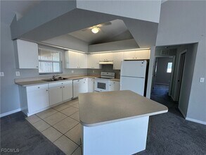 1405 SW 10th St in Cape Coral, FL - Building Photo - Building Photo