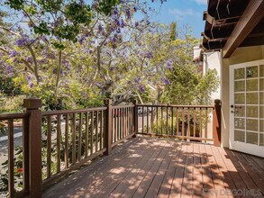8680 Villa La Jolla Dr in San Diego, CA - Building Photo - Building Photo