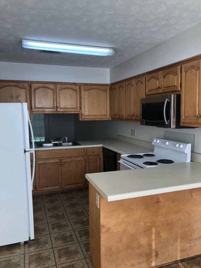 1979 Sara St in Auburn, AL - Building Photo - Building Photo