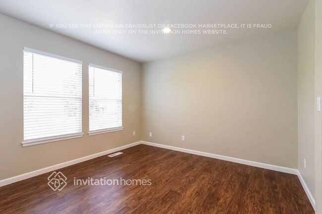 11514 134th St Ct E in Puyallup, WA - Foto de edificio - Building Photo