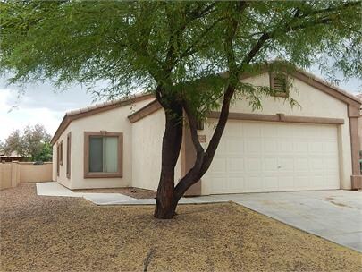 166 E Calle Puente Lindo in Sahuarita, AZ - Building Photo