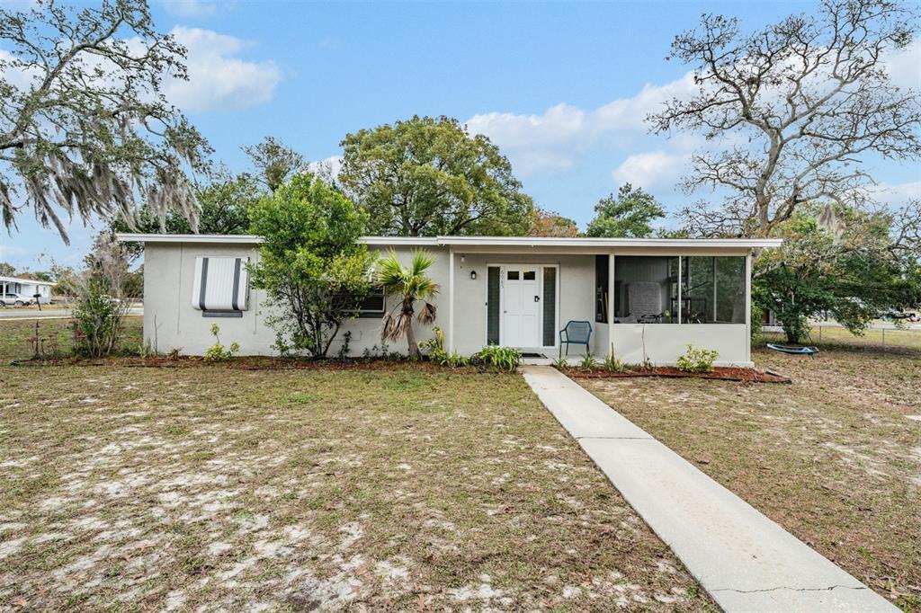 6985 Merrick Ln in Spring Hill, FL - Building Photo