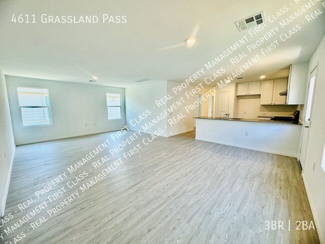 4611 Grassland Pass in San Antonio, TX - Building Photo - Building Photo