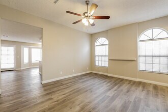 3125 Clamdigger Ln in Las Vegas, NV - Building Photo - Building Photo