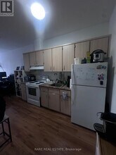 198 Augusta Ave in Toronto, ON - Building Photo - Building Photo