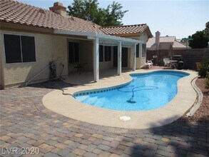 4601 Savin Cir in Las Vegas, NV - Building Photo - Building Photo