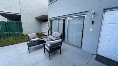 15430 SW 81st Cir Ln in Miami, FL - Building Photo - Building Photo