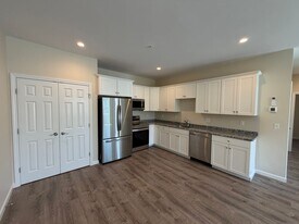 85 Lowell St in Peabody, MA - Building Photo