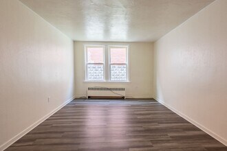 2040 Brownsville Rd, Unit Unit 1 in Pittsburgh, PA - Building Photo - Building Photo