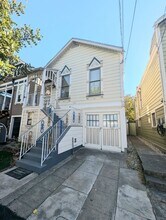 1314 Santa Clara Ave in Alameda, CA - Building Photo - Building Photo