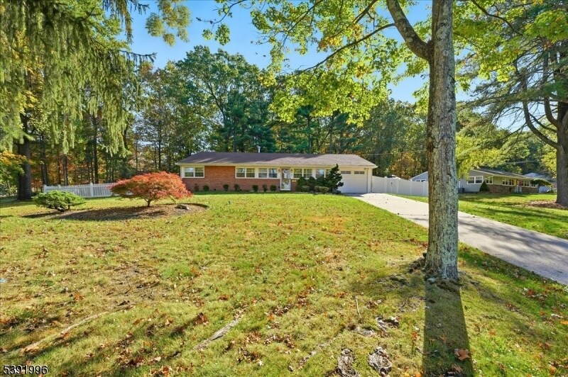 2 Wheeler Rd in Kendall Park, NJ - Building Photo