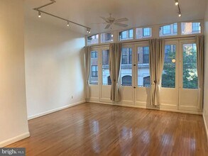 261 N 3rd St in Philadelphia, PA - Foto de edificio - Building Photo