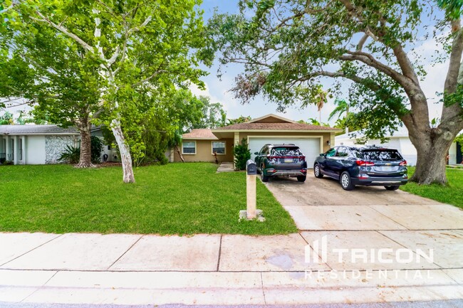 1708 Hibiscus Cir N
