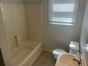 807 Fairway Dr NW in Huntsville, AL - Building Photo - Building Photo