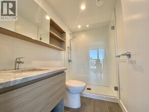 652 Whiting Way in Coquitlam, BC - Building Photo - Building Photo