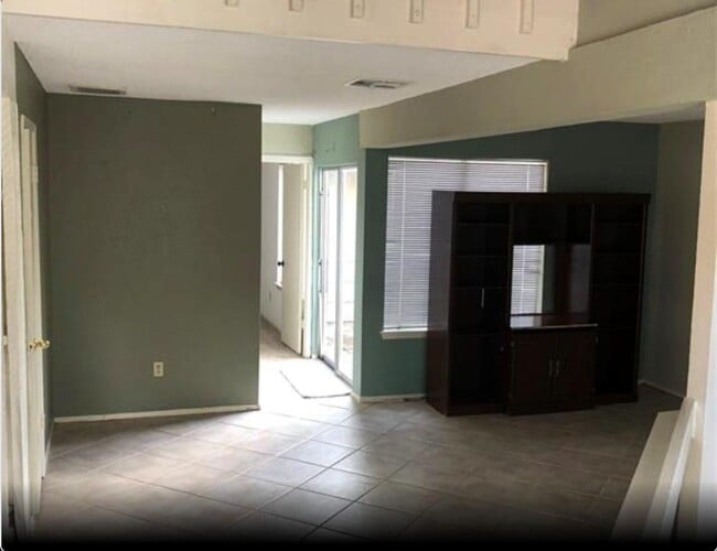 12634 Newbrook Dr in Houston, TX - Building Photo - Building Photo