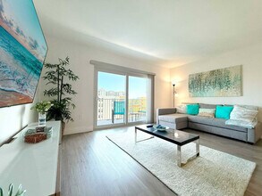 3626 NE 168th St in North Miami Beach, FL - Building Photo - Building Photo