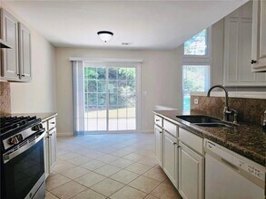 3229 Davenport Park Ln in Duluth, GA - Building Photo - Building Photo