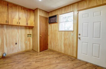 811 Hawkins Ave in Wake Village, TX - Building Photo - Building Photo