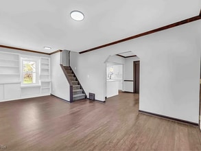 135 W Bagley Rd in Berea, OH - Building Photo - Building Photo