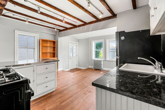 8 Carlton St, Unit 2 in Salem, MA - Building Photo - Building Photo