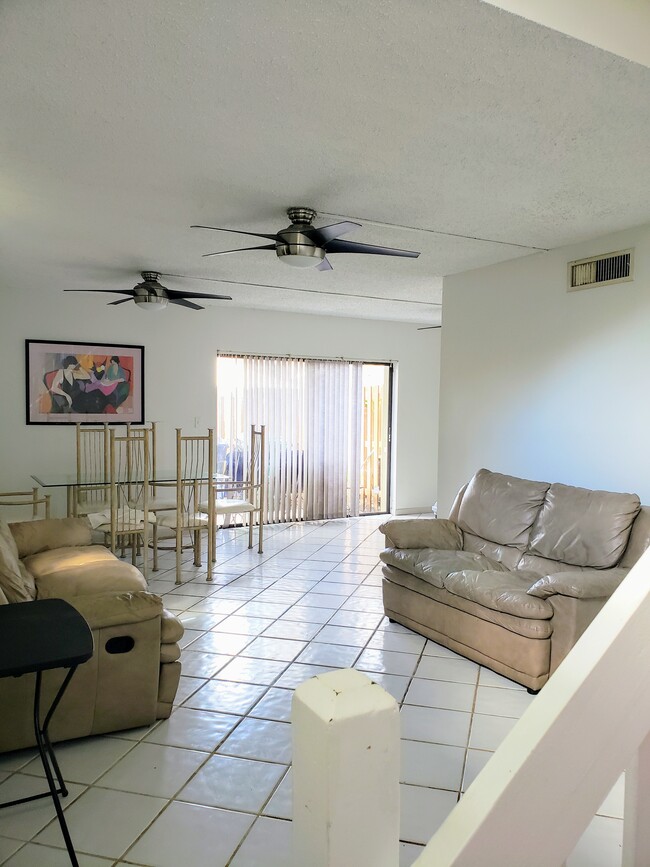 11483 SW 109th Rd in Miami, FL - Building Photo - Building Photo
