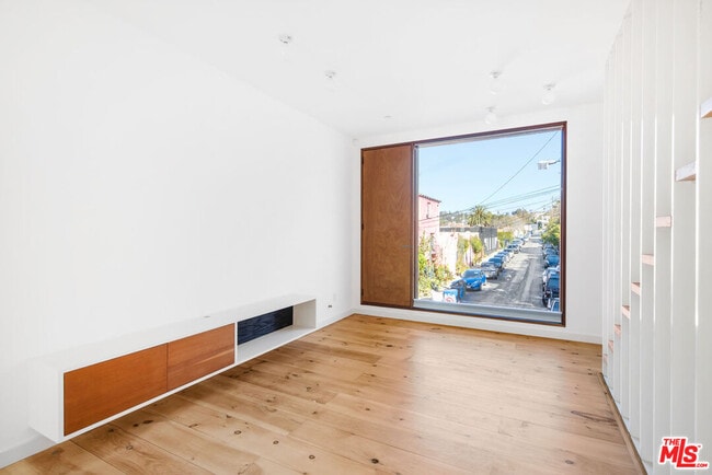 1416 Fairbanks Pl in Los Angeles, CA - Building Photo - Building Photo