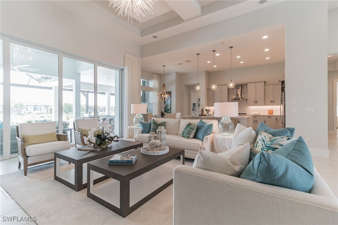 6051 Plana Cays Dr in Naples, FL - Building Photo