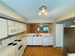 102 Quaker Dr in Bethlehem, PA - Building Photo - Building Photo