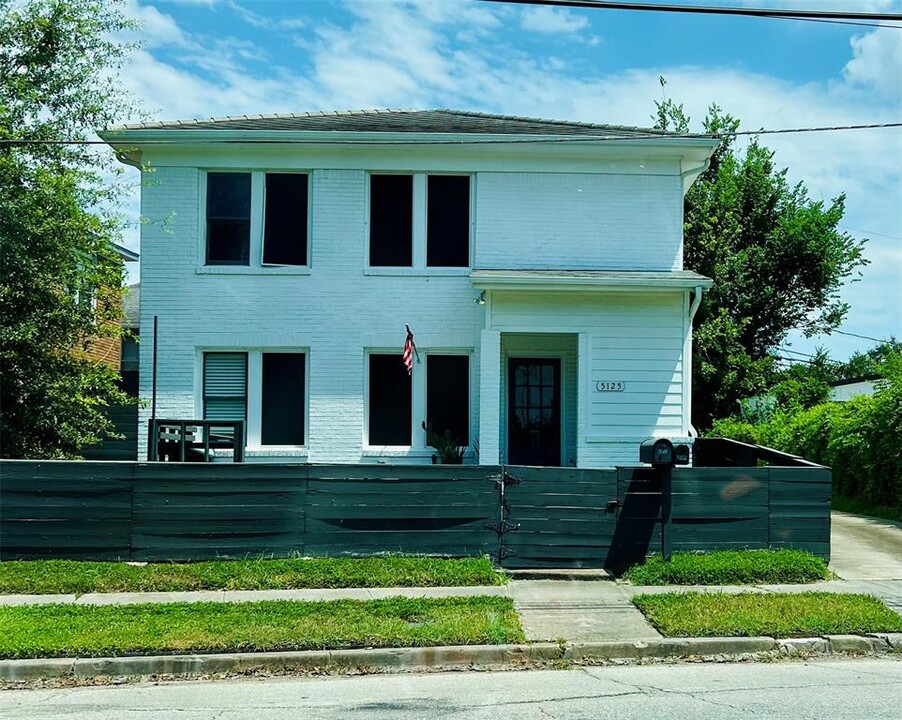 5127 Polk St in Houston, TX - Foto de edificio