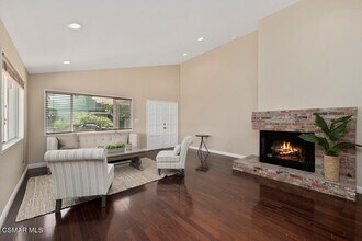 225 Canyon Rd in Newbury Park, CA - Building Photo - Building Photo