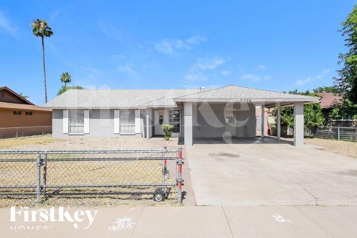 9114 N 56th Ln in Glendale, AZ - Foto de edificio