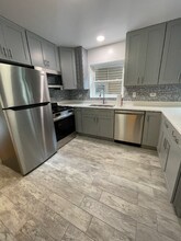 6241 W Montrose Ave in Chicago, IL - Building Photo - Building Photo