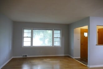 5507 S Washington St in Hinsdale, IL - Building Photo - Building Photo