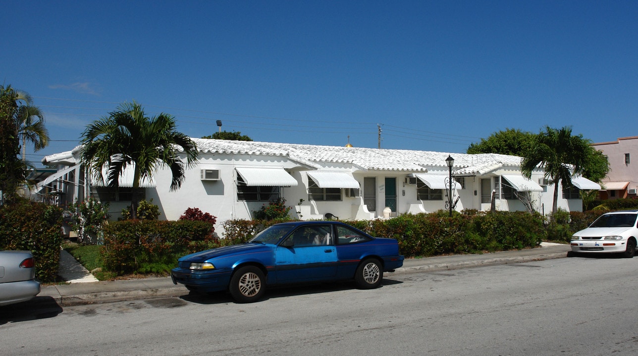 1837-1843 Fillmore St in Hollywood, FL - Building Photo