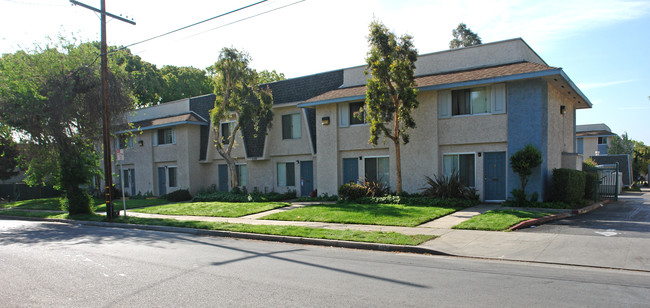 108-120 Painter St in Pasadena, CA - Building Photo - Building Photo