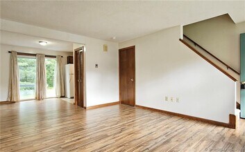 252 Harrisville Rd-Unit -C in Woodstock, CT - Building Photo - Building Photo