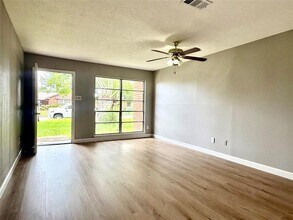 806 Shawnee St in Houston, TX - Foto de edificio - Building Photo
