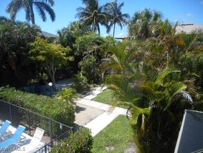 13531 Siesta Pines Ct in Ft. Myers, FL - Building Photo - Building Photo