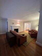 162 East Side Pkwy in Newton, MA - Building Photo - Building Photo