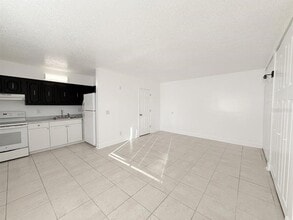 3301 58th Ave S in St. Petersburg, FL - Building Photo - Building Photo