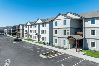 Marcola Apartment Homes in Springfield, OR - Building Photo - Building Photo