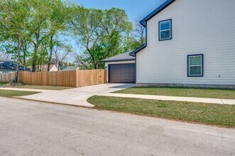 2751 E 1st St in Fort Worth, TX - Building Photo - Building Photo