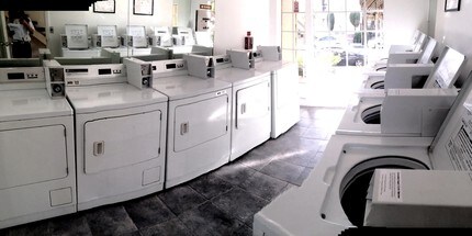 Regency Square Apartments in North Hollywood, CA - Building Photo - Interior Photo