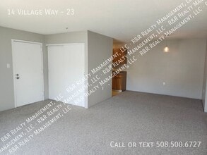 14 Village Way in Natick, MA - Building Photo - Building Photo