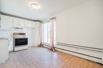 411 Av. Copernic in Laval, QC - Building Photo - Building Photo