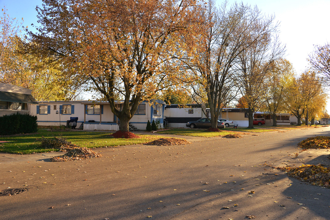 Hoosier Estates in Lebanon, IN - Building Photo