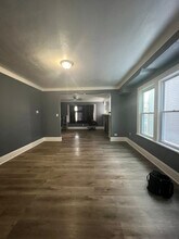 9913 Mt Auburn Ave in Cleveland, OH - Foto de edificio - Building Photo