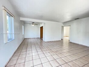 3641 NW 4th St in Miami, FL - Building Photo - Building Photo